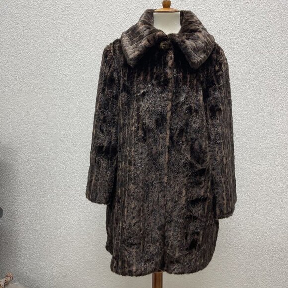 Regent Park Jackets & Blazers - Regent Park Womens XL Coat Brown Faux Fur Vtg Soft Button Closure Animal Print